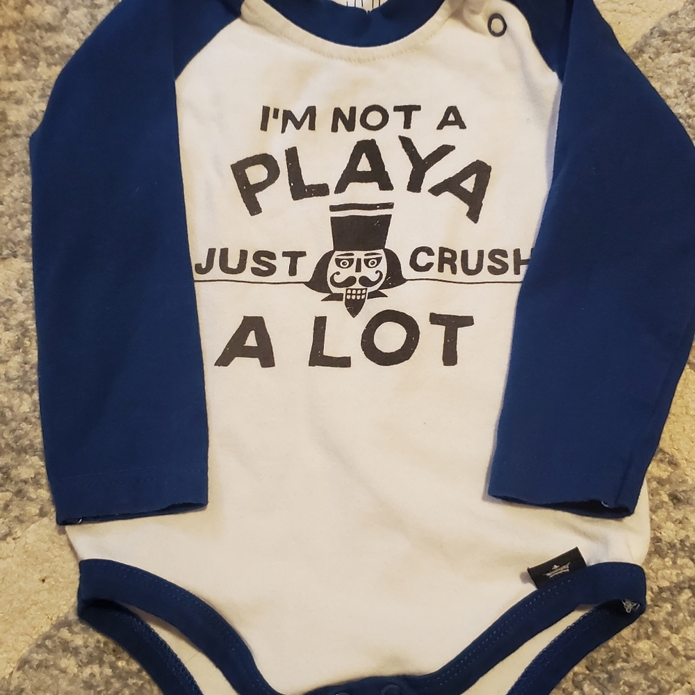 onesie - Picture 2 of 4